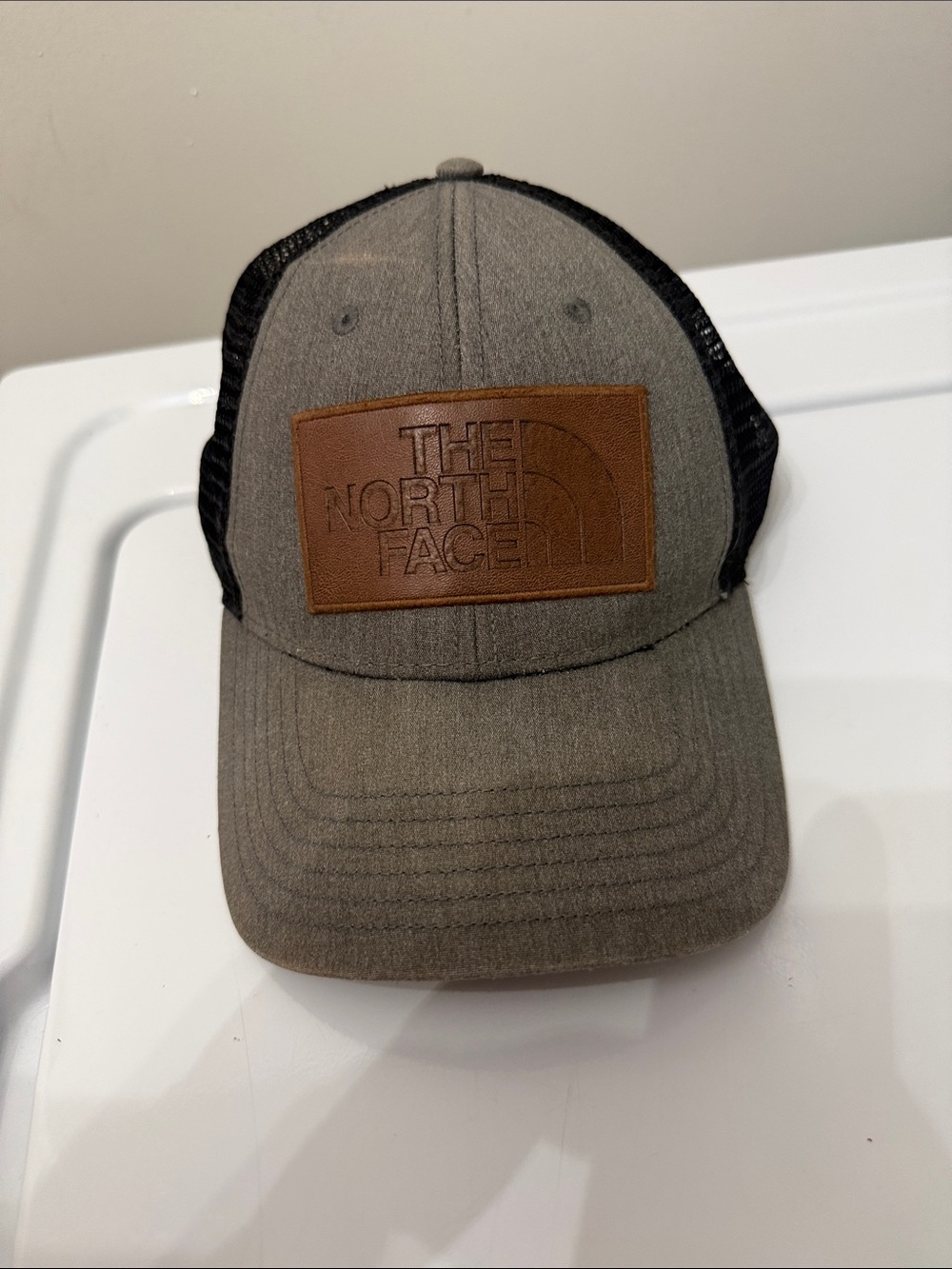 🥳 5 for $25 BUNDLE The North Face Gray and Black Trucker Hat with Leather Patch